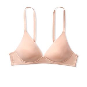 NWOT-VICTORIA'S SECRET BARE
Angelight Lightly-Lined Wireless Bra